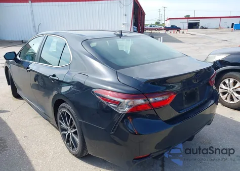 2021 Toyota Camry Se z USA, uszkodzony, nr VIN 4T1G11AK6MU419689
